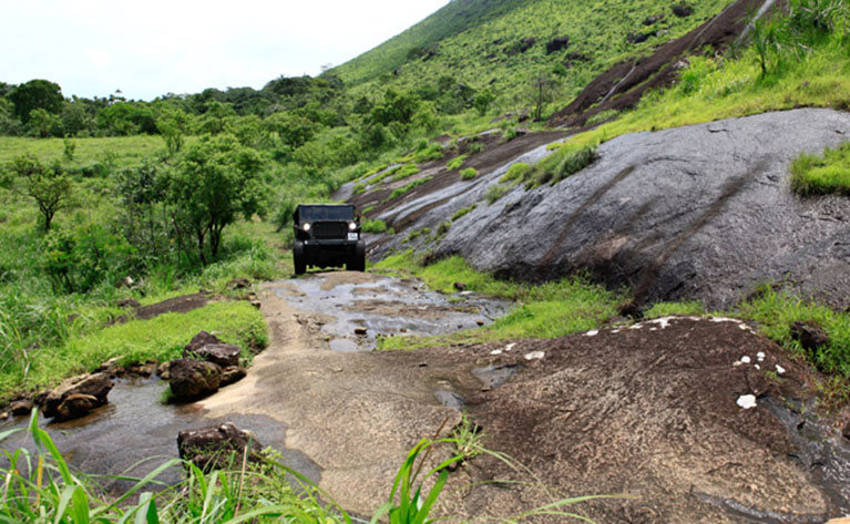 ILAVEEZHAPOONCHIRA